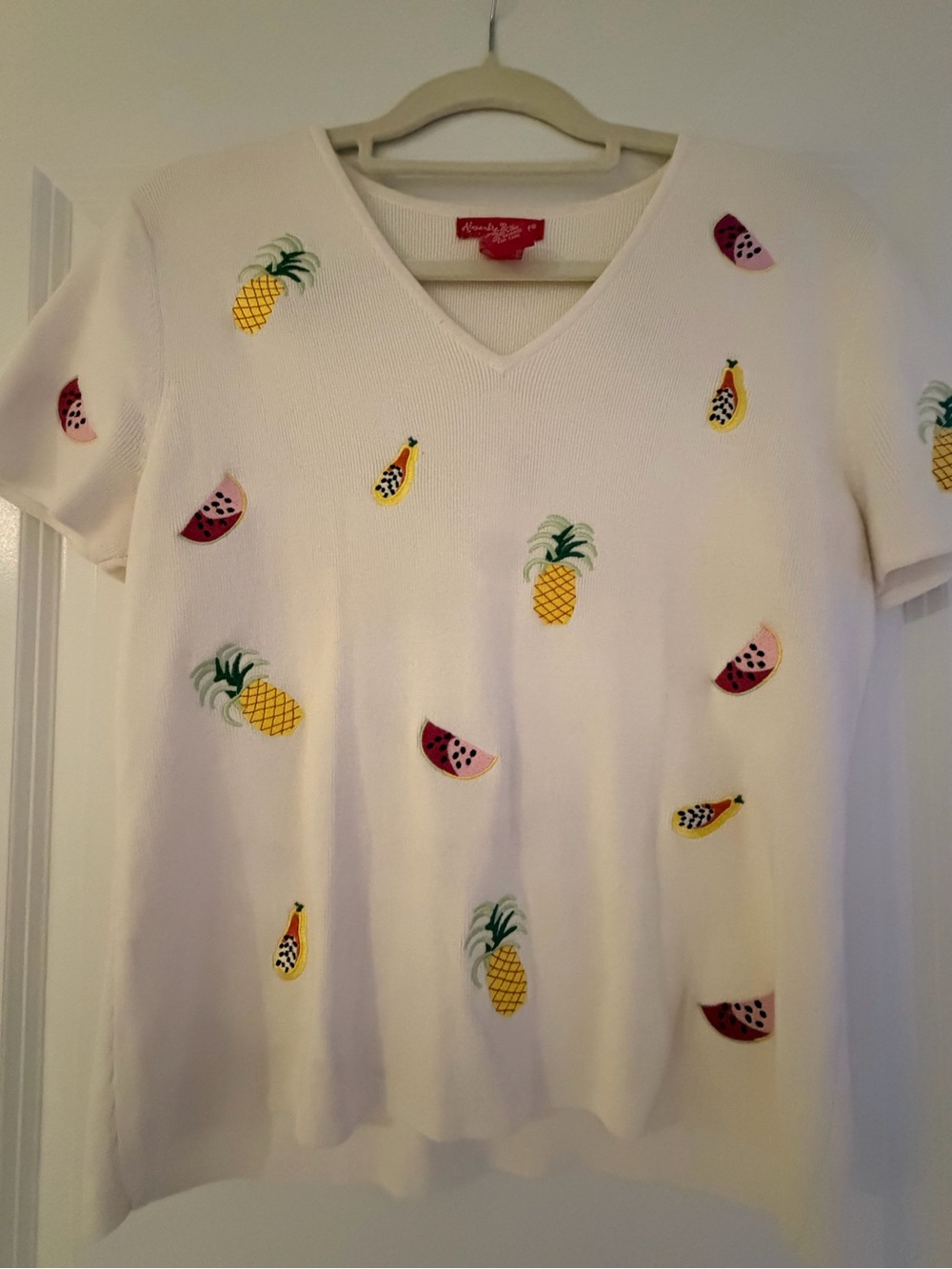 Alexandra Bartlett White Short-Sleeve V-Neck Top with Fruit Embroidery